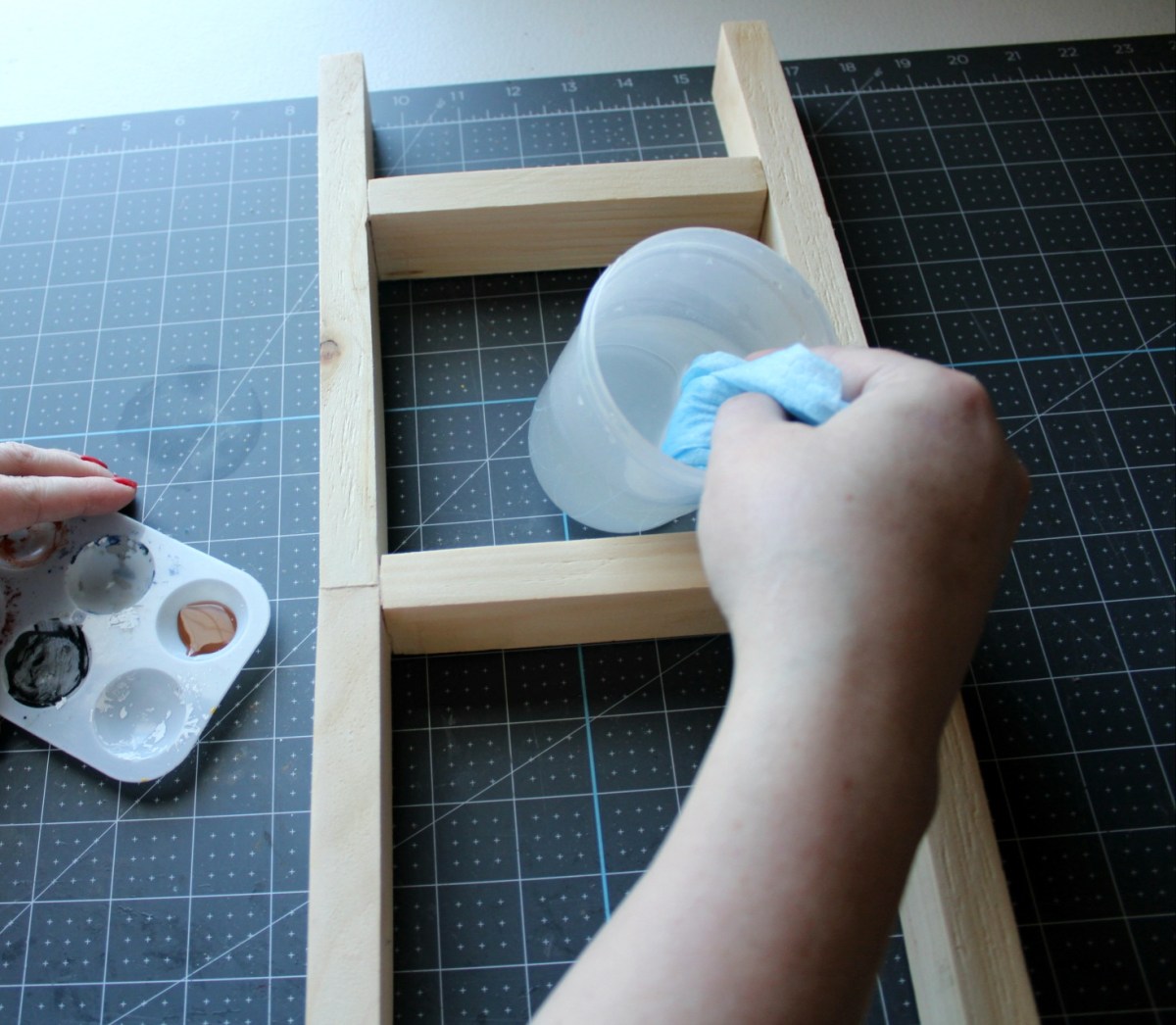 DIY Tea Towel Ladder Life as a LEO Wife