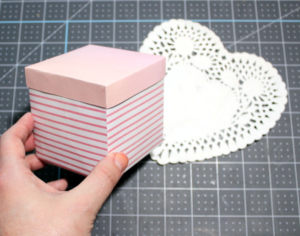 Box made of cardstock for the Valentines Day gift for friends.