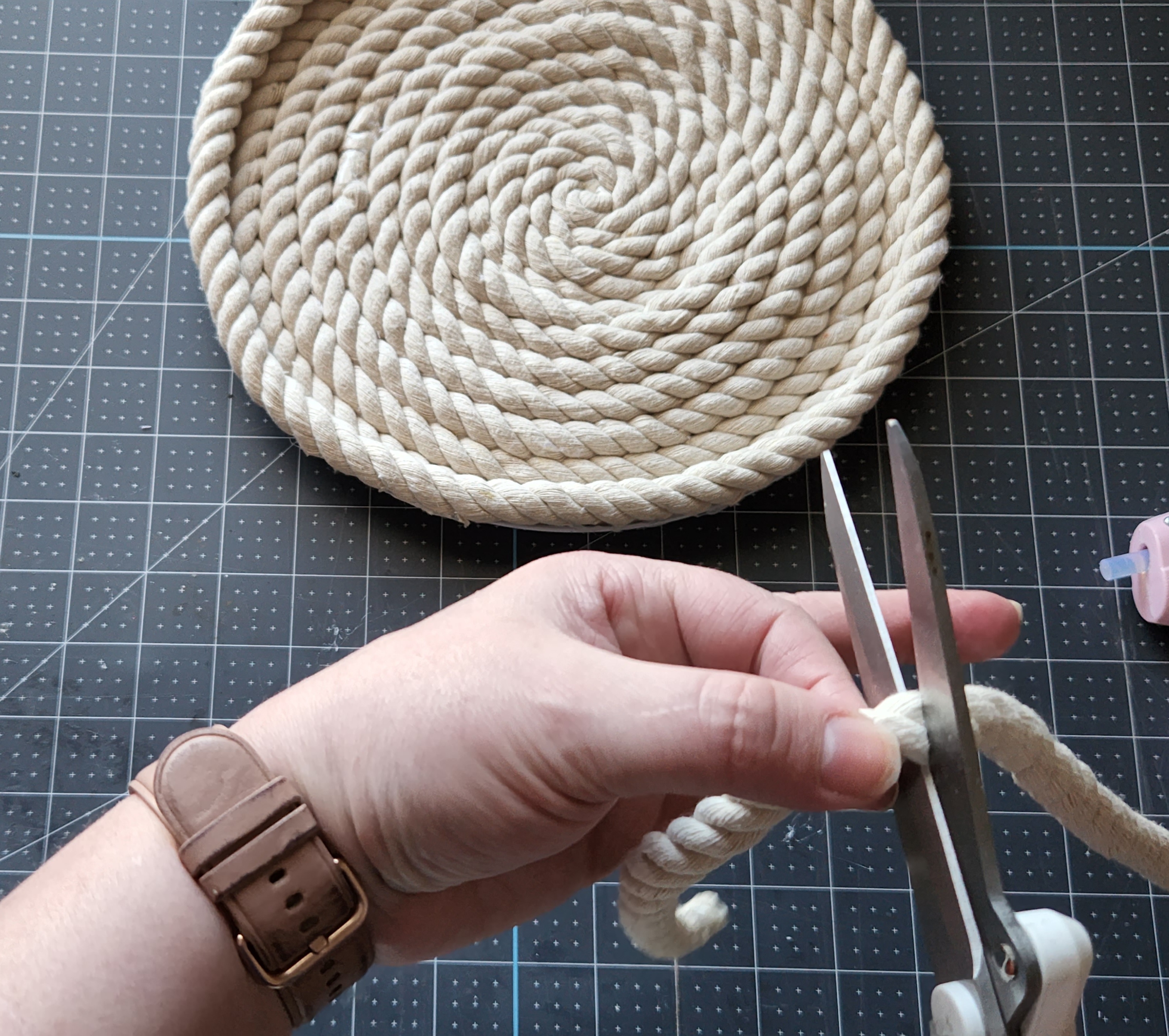 Cutting rope "handles" for the tray.